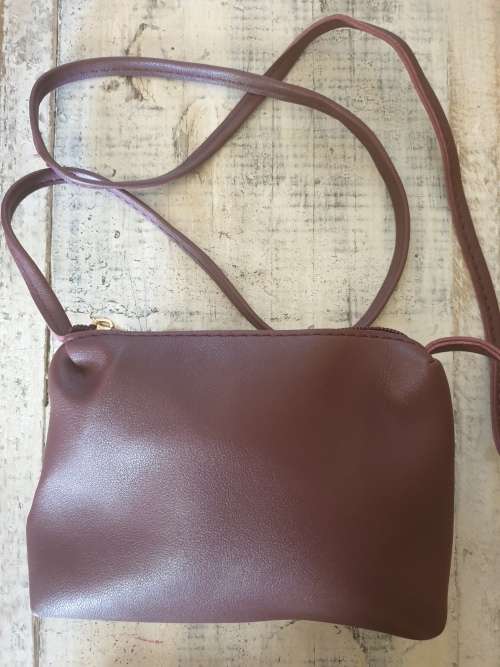 Cocktail Purse / Handbag with Long Shoulder Strap / Colour: Wine / Bargain R1 Starting Bid!