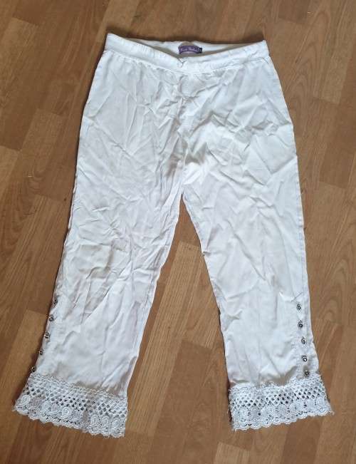 White Gypsy Style Pants with Lacey Bottoms & Buttons by New Fashion Size: XL in Good Condition