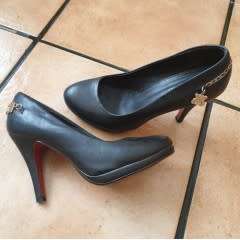 Black High Heel Court Shoes with Cute Diamante Bear Charms / Brand: Chunsen / Size: 40 (6.5)