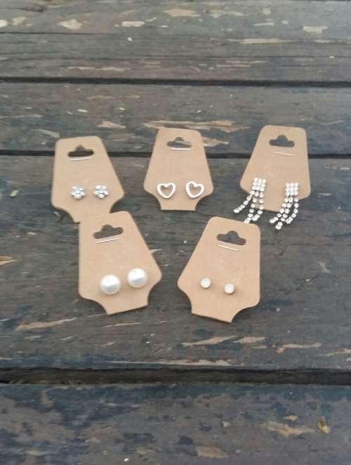 *** Sale *** 5 pairs of earrings @ R20 per pair