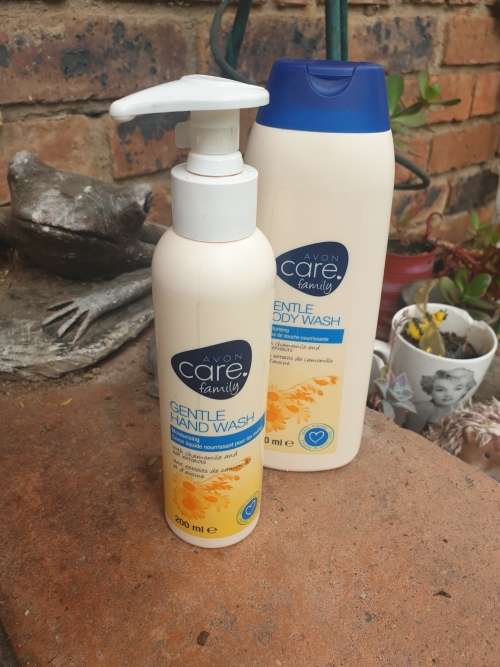 Set of 2 Avon care products @ R1 Bargain Bid!