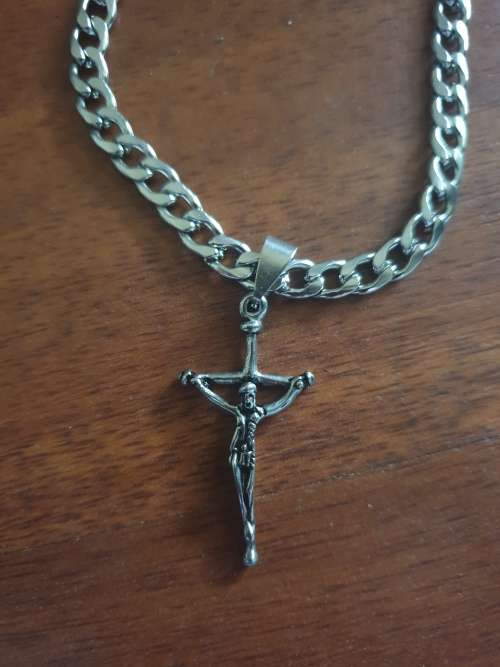 Stainless steel chain with stainless steel Jesus on the crucifix cross pendant