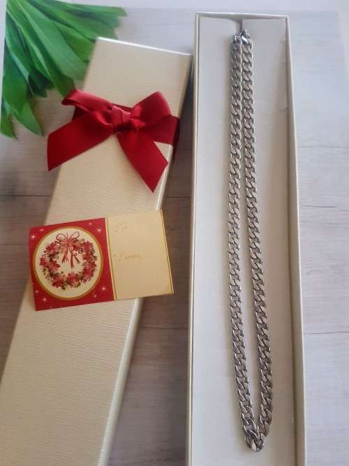 Guy`s stainless steel chain necklace * Bargain R1 bid* comes in box with optional Christmas sticker