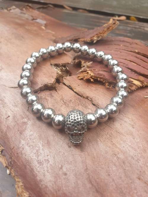 Stainless steel beaded bracelet with skull centre piece / Bargain R1 bid!