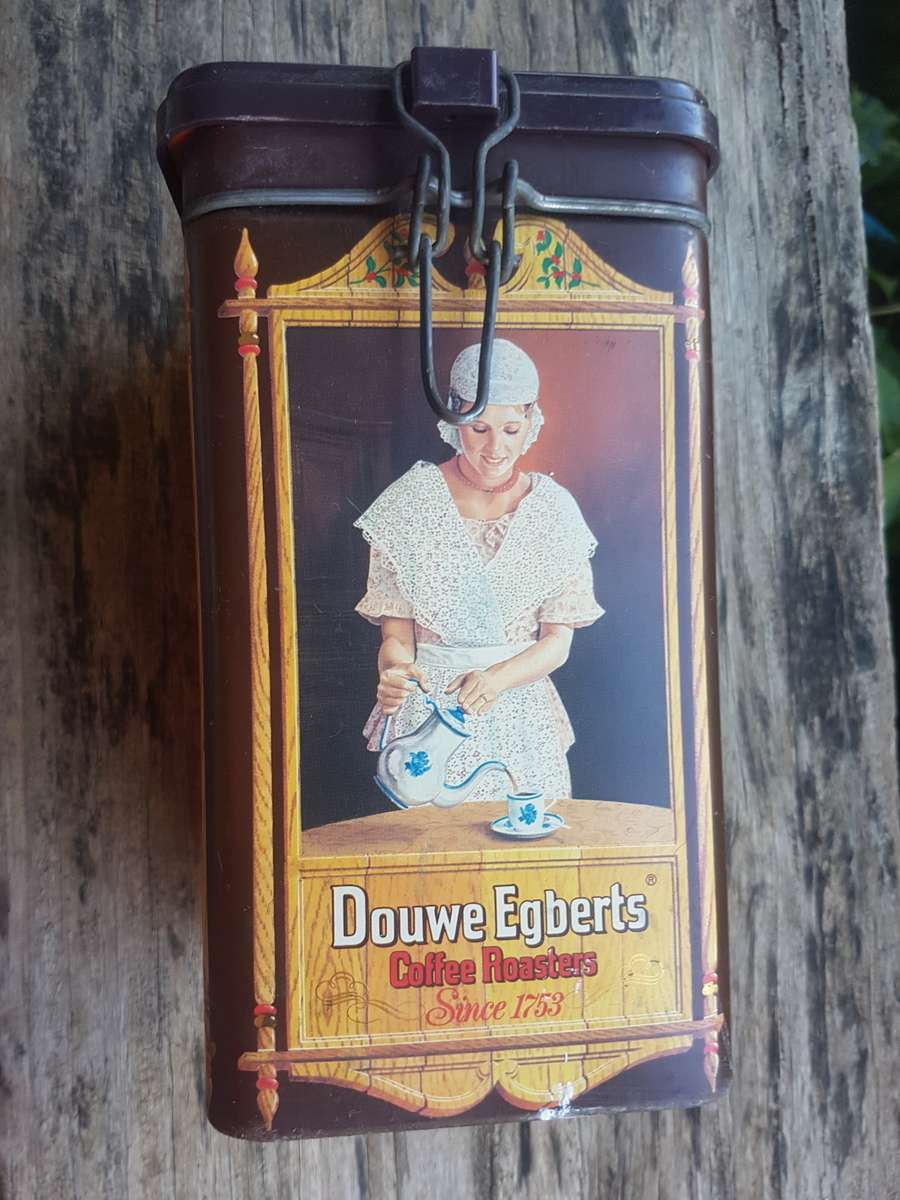 *** Collectors item *** Rare Douwe Egberts coffee roaster tin No dents, hard plastic top with metal