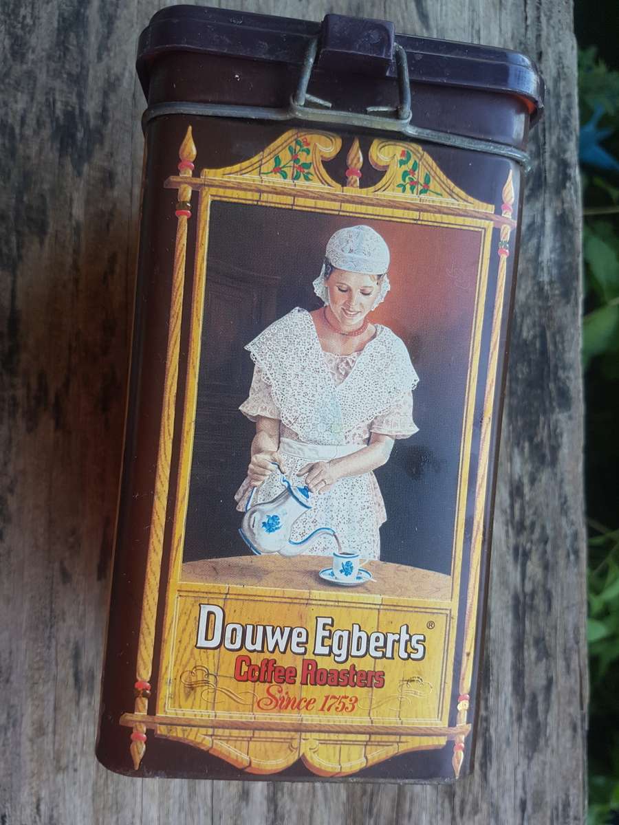 *** Collectors item *** Rare Douwe Egberts coffee roaster tin No dents, hard plastic top with metal