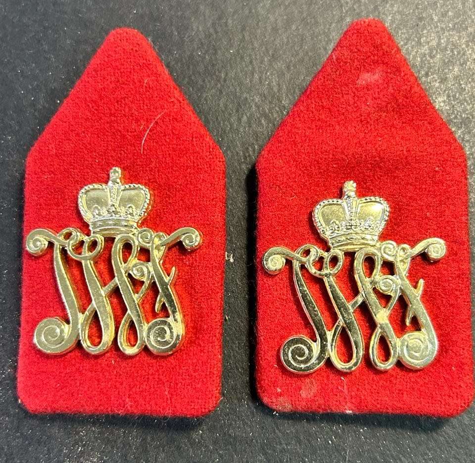 Netherlands - Dutch Army Collar Insignia