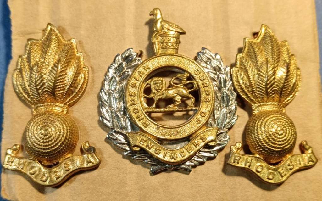 Rhodesia - Engineers Cap and Collar Set