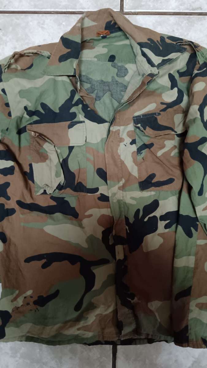 Lonsgleeve Camo Shirt - Large and Good Condition