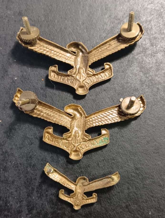 SADF - Air Force Lot ( 2 by Cap Badges and 1 Collar )