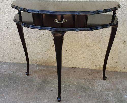 Beautiful vintage half moon table, a stunning piece for your entrance hall.  You deserve it, buy it!