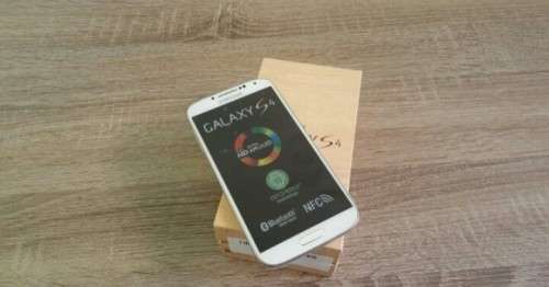 Samsung Galaxy S4 i9500 Smartphone