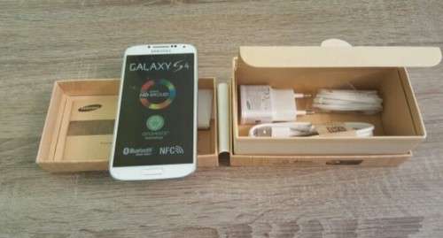 Samsung Galaxy S4 i9500 Smartphone