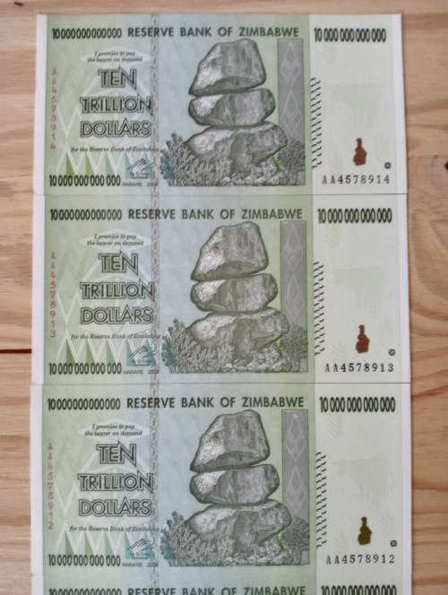 Set of 5 x 10 Trillion Zimbabwe Dollar Notes AA Series UNC