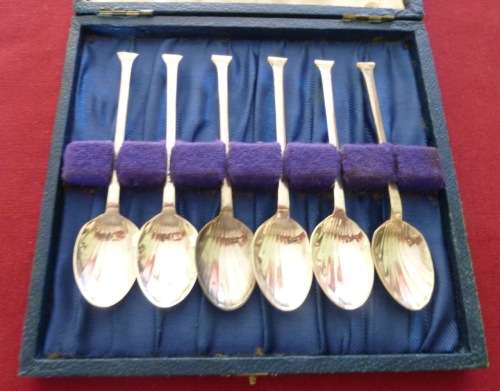 Boxed set of six silver plated teaspoons