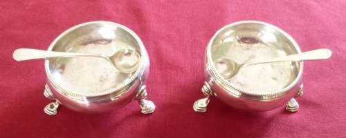 Pair of 18th century Georgian salts - with spoons