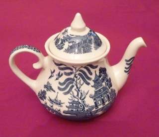 Willow pattern tea pot