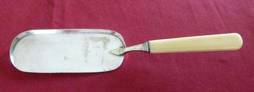 Victorian bone handled crumb scoop