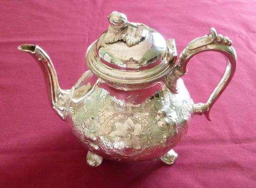 Stunning Victorian silver plated tea pot