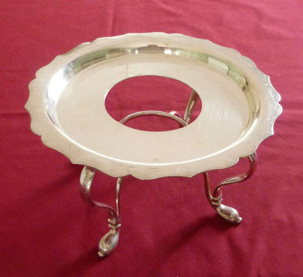 Heavy Victorian silver plated tea pot stand