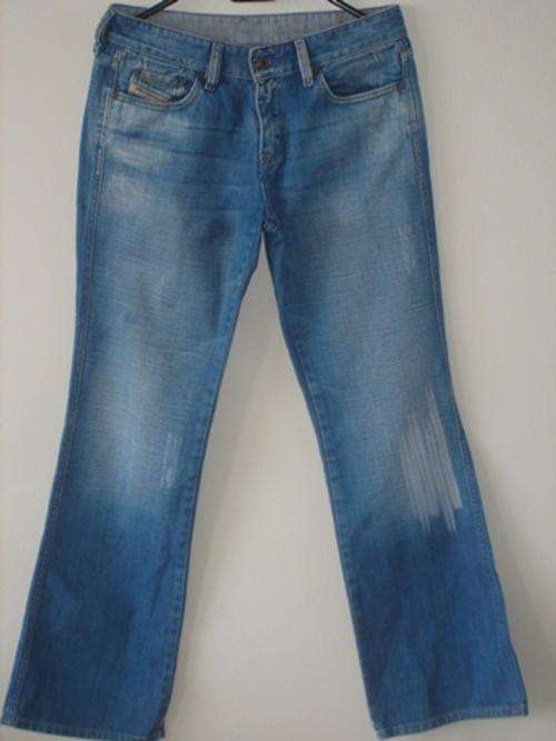 Ladies Diesel Jeans (Size 32)