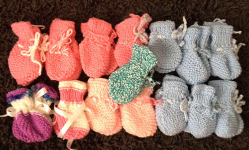 JOB LOT KNITTED BABY BOOTIES X 15 PAIRS