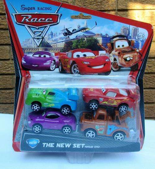 4 CARS 2 TOYS (4 Toy Cars)