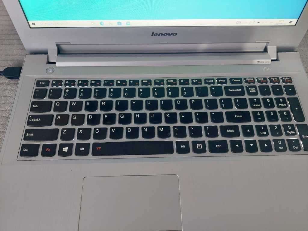 Lenovo Ideapad 500-15ISK*i7-6500U*8GB RAM*512GB HDD*15.6 Screen *Need new battery*