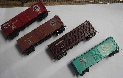 HO Great Northern 40' Boxcar set