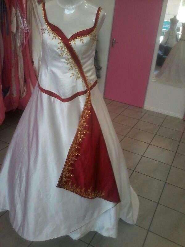 White & Red Wedding dress size 12