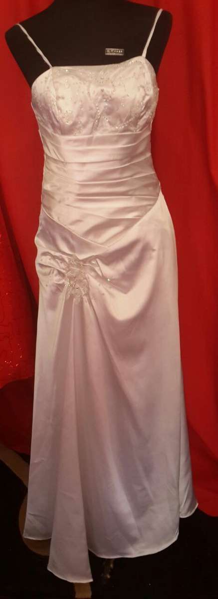 Wedding/Formal dress size 6
