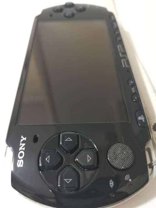 Sony PSP-3004 Piano Black Console Bundle