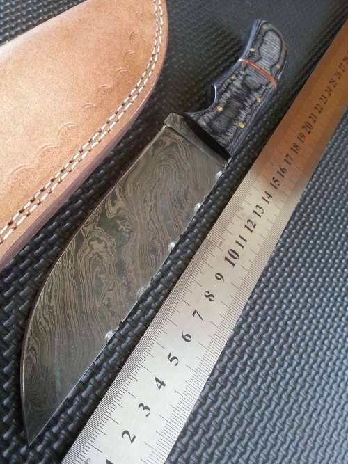 DAMASCUS Hand made knife, a must for any knife collector, AWESOME Gift,Leather Sheath incl