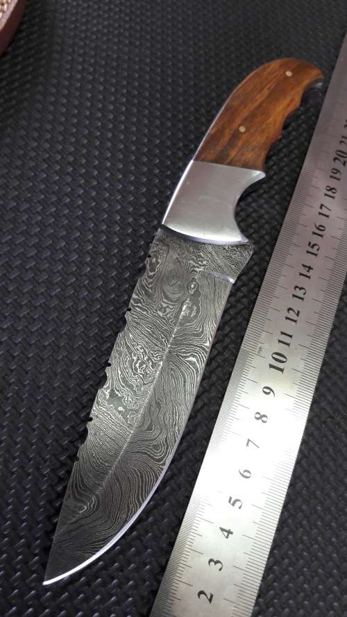 DAMASCUS Hand made knife, a must for any knife collector, AWESOME Gift,Leather Sheath incl