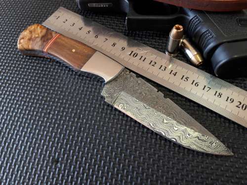 Handmade DAMASCUS Steel Knife, Wooden handle scales. Crazy R1 start, No reserve.