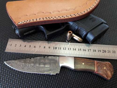 Handmade DAMASCUS Steel Knife, Wooden handle scales. Crazy R1 start, No reserve.