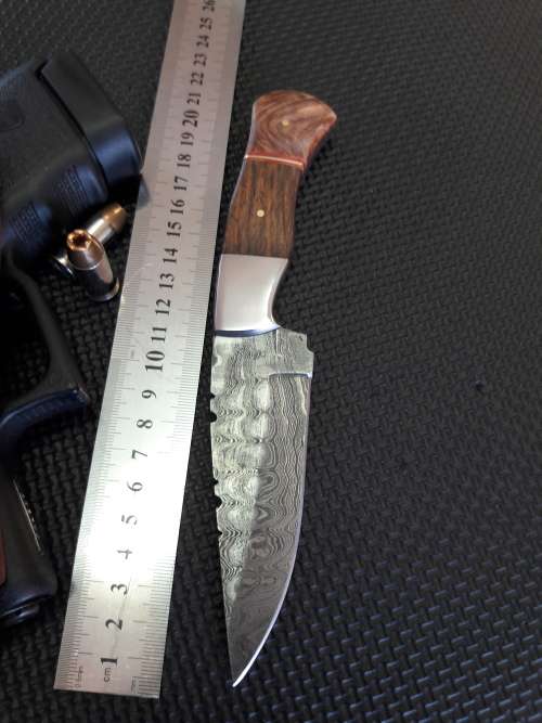 Handmade DAMASCUS Steel Knife, Wooden handle scales. Crazy R1 start, No reserve.