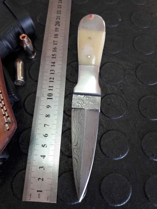 Hanemade Damascus steel Dagger as per images, Crazy R1 auction, No reserve.