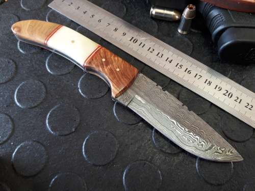 Handmade DAMASCUS Steel Knife, Camel bone and wooden handle scales. Crazy R1 start, No rese