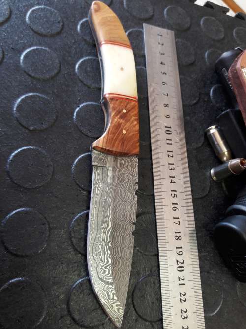 Handmade DAMASCUS Steel Knife, Camel bone and wooden handle scales. Crazy R1 start, No rese