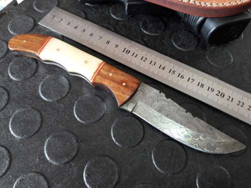 Handmade DAMASCUS Steel Knife, Camel bone and wooden handle scales. Crazy R1 start, No rese