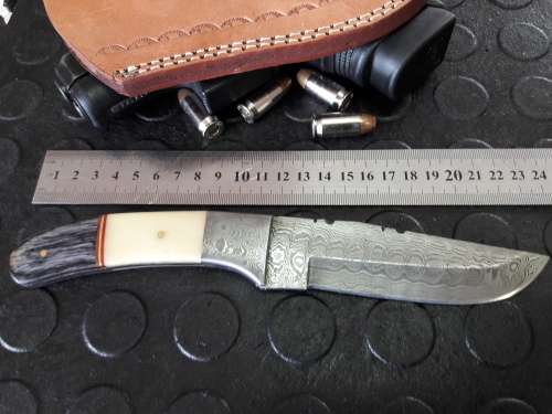 Handmade DAMASCUS Steel Knife, Wooden handle scales and damascus bolster Crazy R1 start, No reserve.