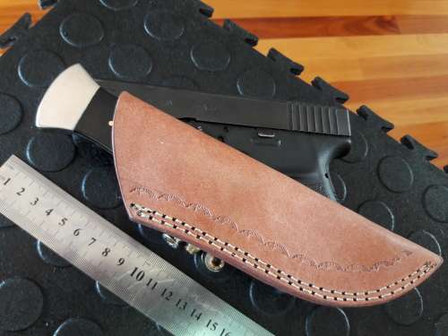 Handmade DAMASCUS steel Knife with Camel bone and bull horn handle. R1 start, No reserve auction.