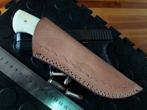 Handmade DAMASCUS Steel Knife, Camel Bone and wooden handle scales. Crazy R1 start, No reserve.