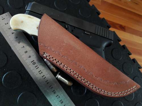 Handmade DAMASCUS Steel Knife, Camel Bone handle. Crazy R1 start, No reserve.