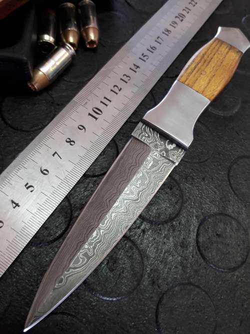 Handmade DAMASCUS steel Dagger with Wooden handle scales.  R1 start, No reserve auction.
