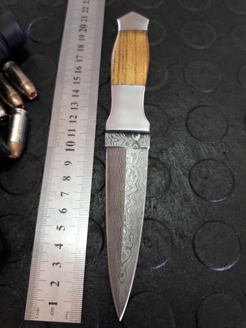 Handmade DAMASCUS steel Dagger with Wooden handle scales.  R1 start, No reserve auction.