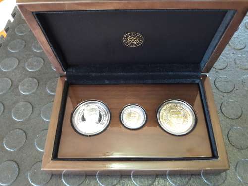 ***RARE***Nelson Mandela Centenary SET 1918 -2018 as issued by SA Mint. No reserve auction.