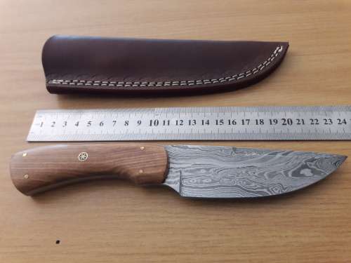 Handmade DAMASCUS Steel Hunting Knife, Wooden handle Scales. NEW DESIGN !!!!!!!
