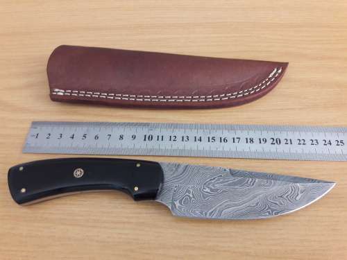 Handmade DAMASCUS Steel Hunting Knife, Bull horn handle scales. NEW DESIGN !!!!!
